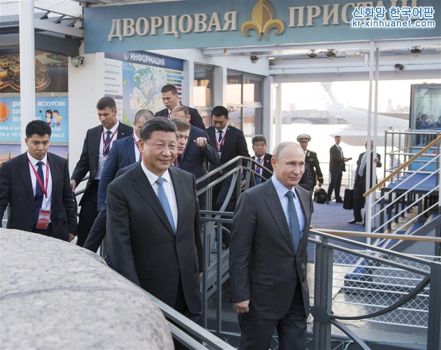 （时政）习近平同俄罗斯总统普京在圣彼得堡再次举行会晤